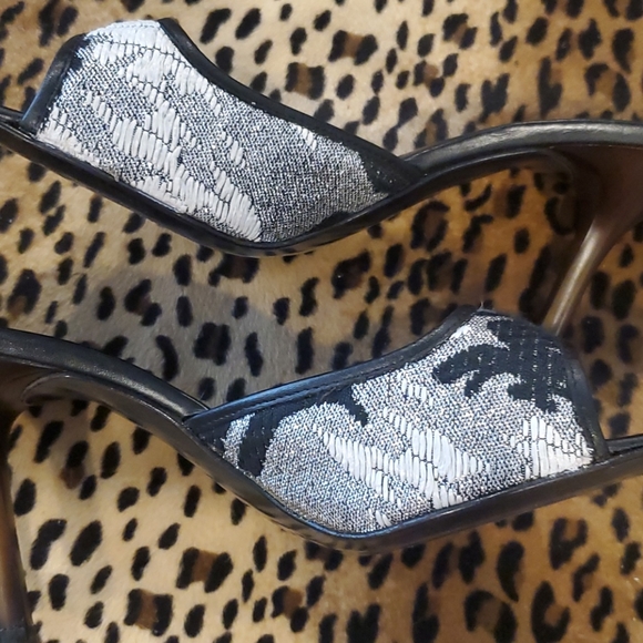 ST. JOHN Black/White/Silver Stilletto Mule S 8 - Picture 12 of 16
